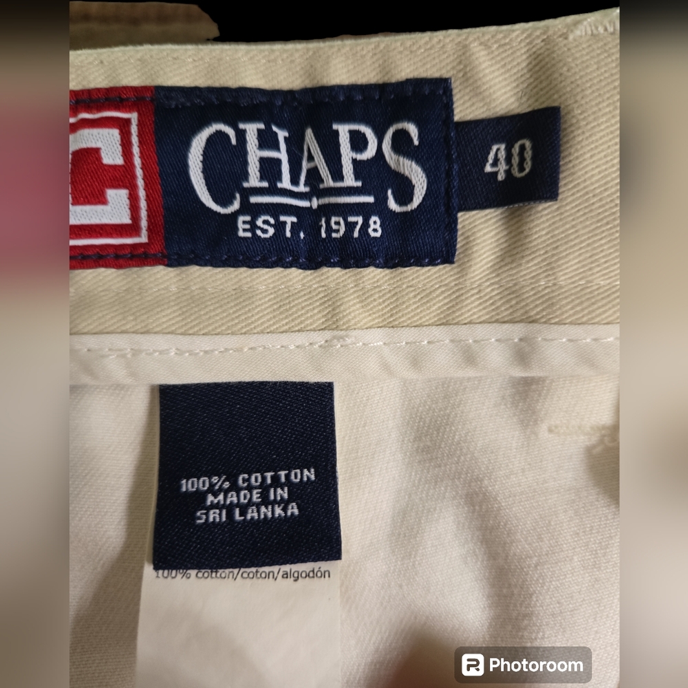 Chaps size 40 men's white cotton shorts. NWT - Picture 4 of 4